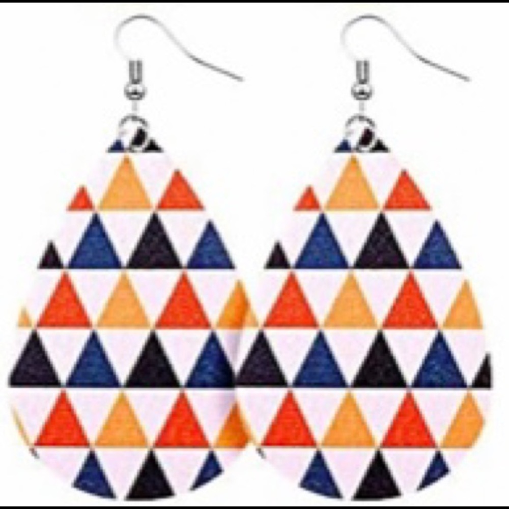 ⭐️3/$17⭐️ OR ❌FREE WITH PURCHASE❌  Cute & Spooky Halloween Teardrop Earrings